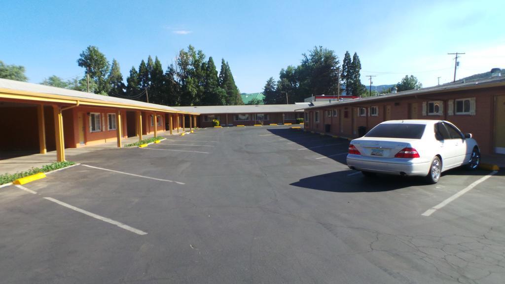 Relax Inn Yreka Exterior foto