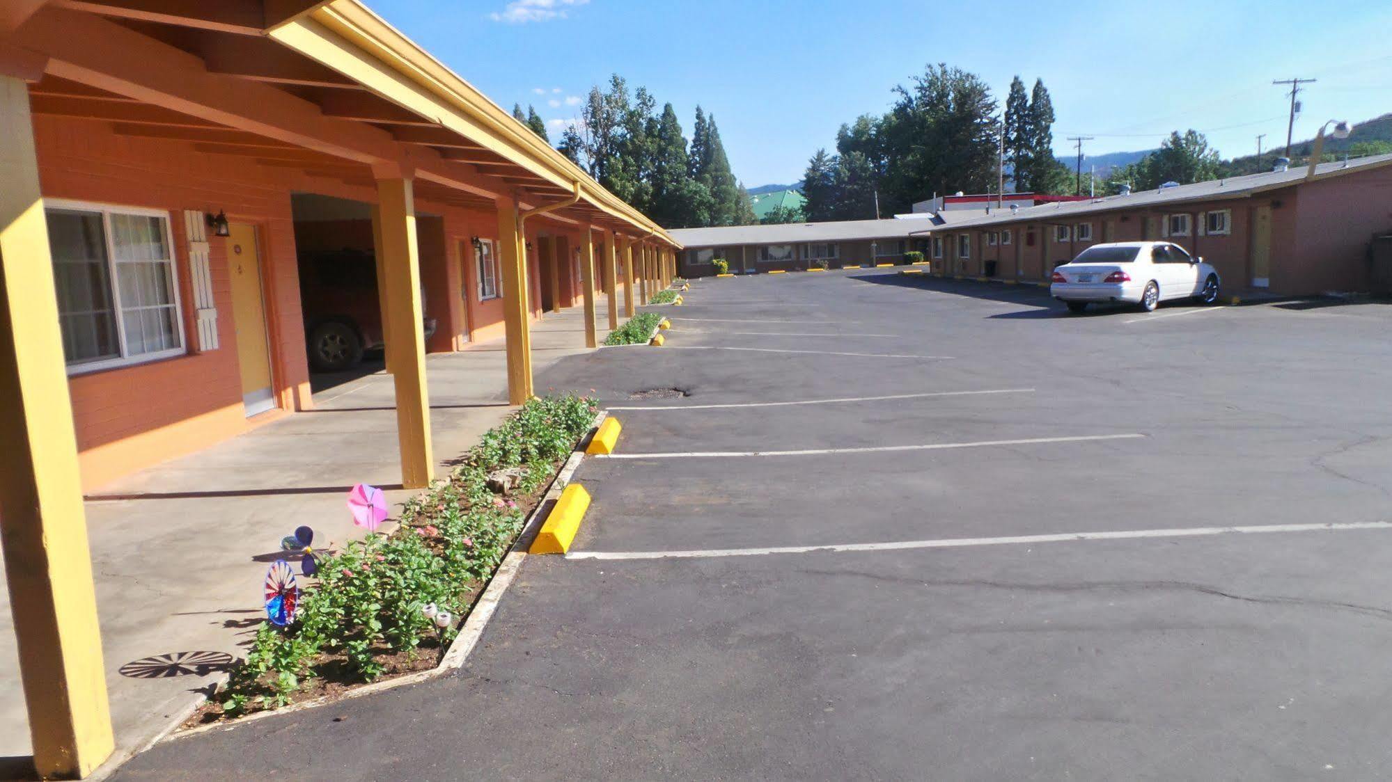 Relax Inn Yreka Exterior foto